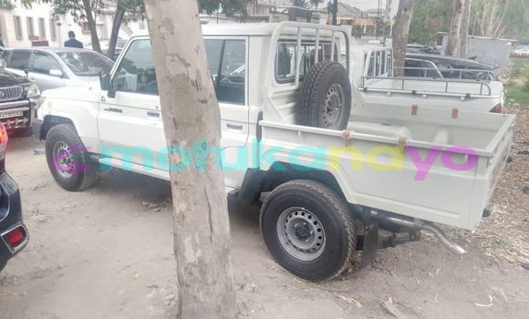 Buy Used Toyota Land Cruiser White Car in Kinshasa in Kinshasa Buy Used Toyota Land Cruiser White Car in Kinshasa in Kinshasa
