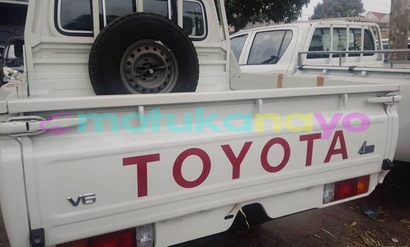Buy Used Toyota Land Cruiser White Car in Kinshasa in Kinshasa Buy Used Toyota Land Cruiser White Car in Kinshasa in Kinshasa