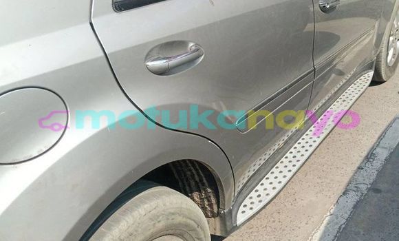 Buy Used Mercedes‒Benz ML–Class Brown Car in Kinshasa in Kinshasa Buy Used Mercedes‒Benz ML–Class Brown Car in Kinshasa in Kinshasa