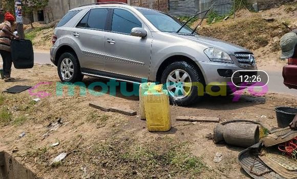 Buy Used Mercedes‒Benz ML–Class Silver Car in Kinshasa in Kinshasa Buy Used Mercedes‒Benz ML–Class Silver Car in Kinshasa in Kinshasa