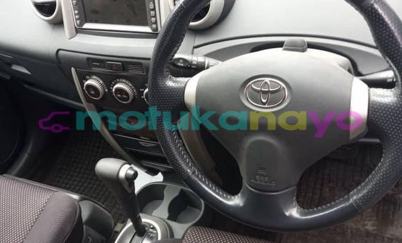 Buy Used Toyota Ist Green Car in Kinshasa in Kinshasa Buy Used Toyota Ist Green Car in Kinshasa in Kinshasa