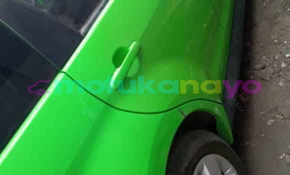 Buy Used Toyota Ist Green Car in Kinshasa in Kinshasa Buy Used Toyota Ist Green Car in Kinshasa in Kinshasa
