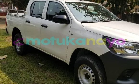 Buy Used Toyota Hilux White Car in Kinshasa in Kinshasa Buy Used Toyota Hilux White Car in Kinshasa in Kinshasa