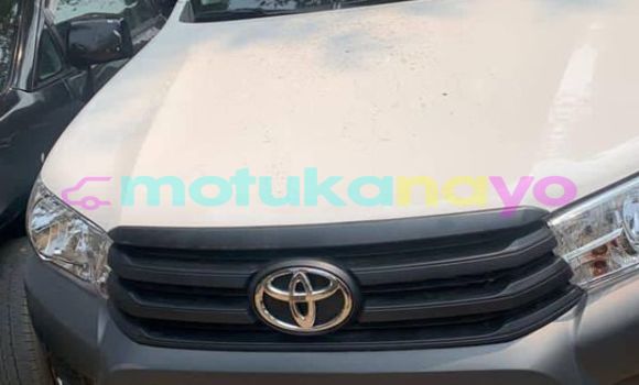 Buy Used Toyota Hilux White Car in Kinshasa in Kinshasa Buy Used Toyota Hilux White Car in Kinshasa in Kinshasa
