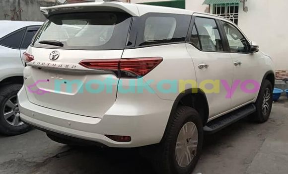 Buy Used Toyota Fortuner White Car in Kinshasa in Kinshasa Buy Used Toyota Fortuner White Car in Kinshasa in Kinshasa