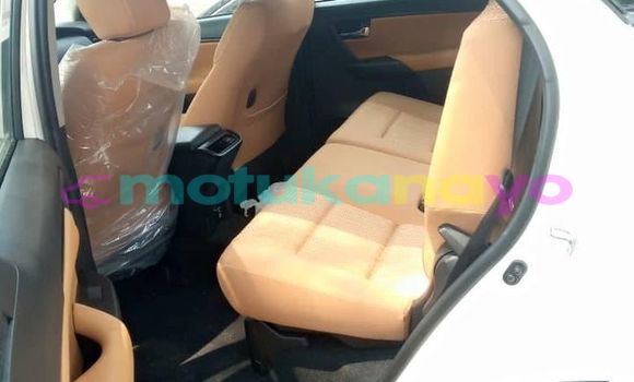 Buy Used Toyota Fortuner White Car in Kinshasa in Kinshasa Buy Used Toyota Fortuner White Car in Kinshasa in Kinshasa