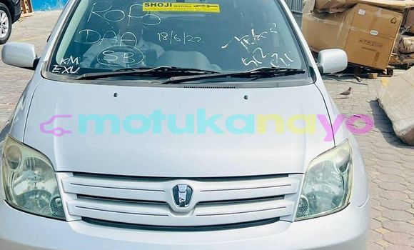 Buy Used Toyota Ist Silver Car in Kinshasa in Kinshasa Buy Used Toyota Ist Silver Car in Kinshasa in Kinshasa