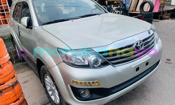 Acheter Occasion Voiture Toyota Fortuner Gris à Kinshasa, Kinshasa Acheter Occasion Voiture Toyota Fortuner Gris à Kinshasa, Kinshasa
