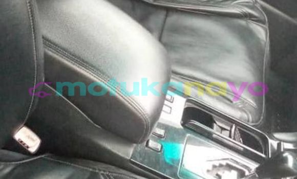 Acheter Occasion Voiture Toyota Crown Blanc à Kinshasa, Kinshasa Acheter Occasion Voiture Toyota Crown Blanc à Kinshasa, Kinshasa