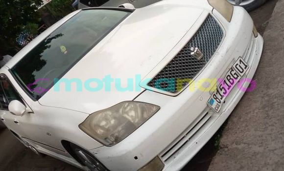 Acheter Occasion Voiture Toyota Crown Blanc à Kinshasa, Kinshasa Acheter Occasion Voiture Toyota Crown Blanc à Kinshasa, Kinshasa