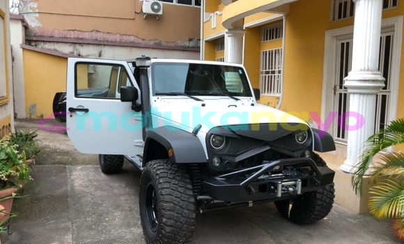Acheter Occasion Voiture Jeep Wrangler Blanc à Kinshasa, Kinshasa