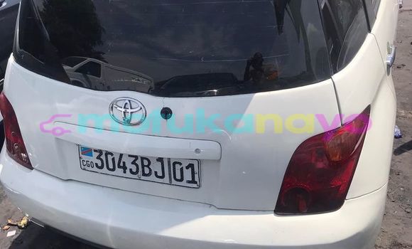 Acheter Occasion Voiture Toyota IST Blanc à Kinshasa, Kinshasa Acheter Occasion Voiture Toyota IST Blanc à Kinshasa, Kinshasa