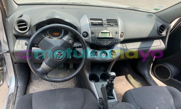 Acheter Occasion Voiture Toyota RAV4 Gris à Kinshasa, Kinshasa Acheter Occasion Voiture Toyota RAV4 Gris à Kinshasa, Kinshasa
