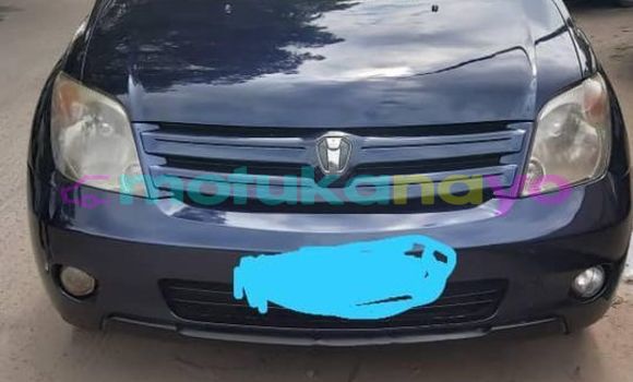 Buy Used Toyota Ist Blue Car in Kinshasa in Kinshasa