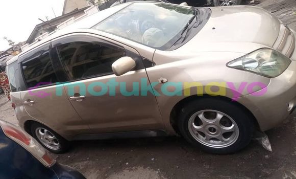 Buy Used Toyota Ist Brown Car in Kinshasa in Kinshasa Buy Used Toyota Ist Brown Car in Kinshasa in Kinshasa