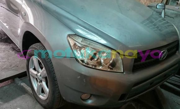 Buy Used Toyota RAV4 Silver Car in Kinshasa in Kinshasa Buy Used Toyota RAV4 Silver Car in Kinshasa in Kinshasa
