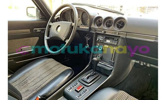 Acheter Import Voiture Mercedes-Benz 190 (W201) Blanc à Import - Dubai, Bandundu Acheter Import Voiture Mercedes-Benz 190 (W201) Blanc à Import - Dubai, Bandundu