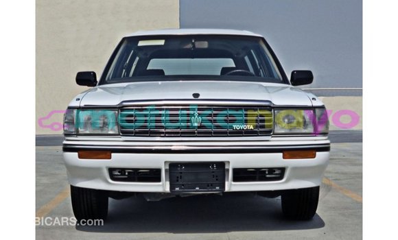 Acheter Import Voiture Toyota Crown Blanc à Import - Dubai, Bandundu Acheter Import Voiture Toyota Crown Blanc à Import - Dubai, Bandundu