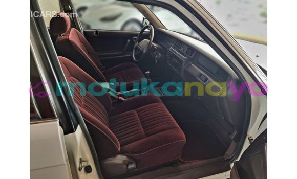 Acheter Import Voiture Toyota Crown Blanc à Import - Dubai, Bandundu Acheter Import Voiture Toyota Crown Blanc à Import - Dubai, Bandundu