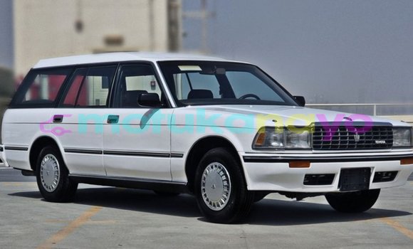 Buy Import Toyota Crown White Car in Import - Dubai in Bandundu Buy Import Toyota Crown White Car in Import - Dubai in Bandundu