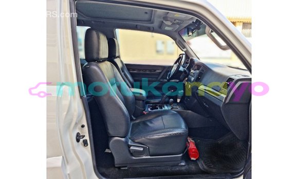 Buy Import Mitsubishi Pajero White Car in Import - Dubai in Bandundu Buy Import Mitsubishi Pajero White Car in Import - Dubai in Bandundu